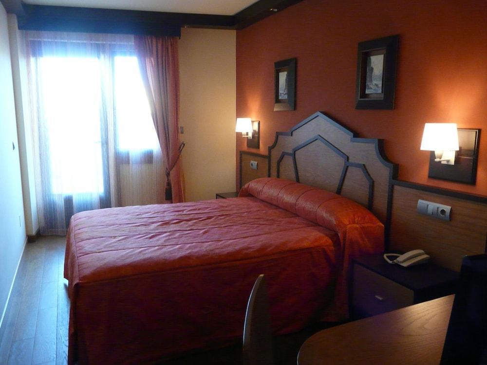 Hotel Tio Manolo De נויה מראה חיצוני תמונה