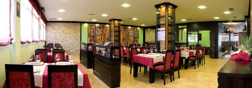 Hotel Tio Manolo De נויה מראה חיצוני תמונה
